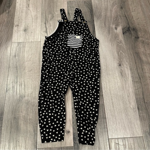 Chic Black and White Geometric Print one piece Overalls - Picture 12 of 15